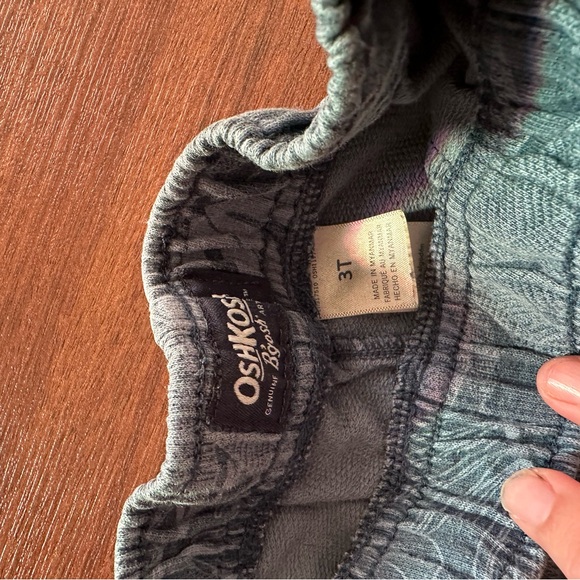 OshKosh B'gosh Blue and Purple Patterned Shorts - Picture 2 of 3